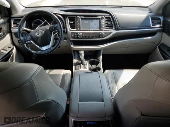 2017 Toyota Highlander Limited with VIN 5TDDZRFH4HS373365, listed as a Copart auction lot 61875495 with 90,465 mi miles and Salvage title. Bid and sale history available at DreamBid. Image 8.