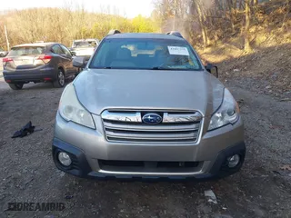 2014 Subaru Outback 2.5i Limited with VIN 4S4BRCLC0E3225638, listed as a IAAI auction lot 41897375 with 118,155 mi miles. Bid and sale history available at carsss.com. Image 13.