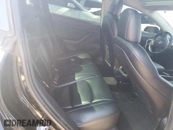 2019 Tesla Model 3 Mid Range z VIN 5YJ3E1EA7KF484369, wystawiony jako Copart lot #51605785 z przebiegiem 101 452 mil mil oraz Nie do naprawy • Non repairable. Historia ofert i sprzedaży dostępna na DreamBid. Obrazek 11.