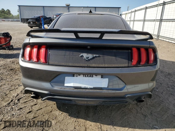 2022 Ford Mustang EcoBoost z VIN 1FA6P8TH3N5122454, wystawiony jako Copart lot #51292735 z przebiegiem 46 339 mil mil oraz Szkoda całkowita • Salvage title. Historia ofert i sprzedaży dostępna na DreamBid. Obrazek 6.