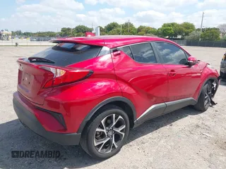 2022 Toyota C-HR XLE z VIN NMTKHMBX4NR141627, wystawiony jako IAAI lot #42108475 z przebiegiem 49 564 mil mil oraz . Historia ofert i sprzedaży dostępna na DreamBid. Obrazek 4.