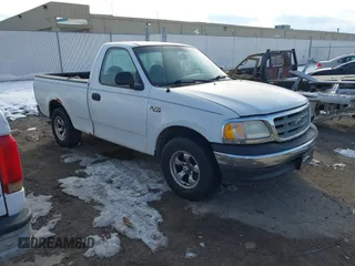 2001 Ford F-150 XL z VIN 3FTZF17241MA13884, wystawiony jako IAAI lot #41406411 z przebiegiem Nie podano mil oraz . Historia ofert i sprzedaży dostępna na DreamBid. Obrazek 1.