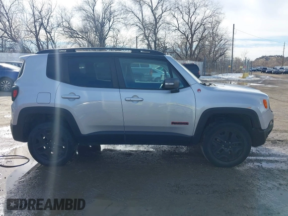 2018 Jeep Renegade Trailhawk with VIN ZACCJBCB6JPH69309, listed as a IAAI auction lot 41648170 with 52,254 mi miles. Bid and sale history available at carsss.com. Image 13.