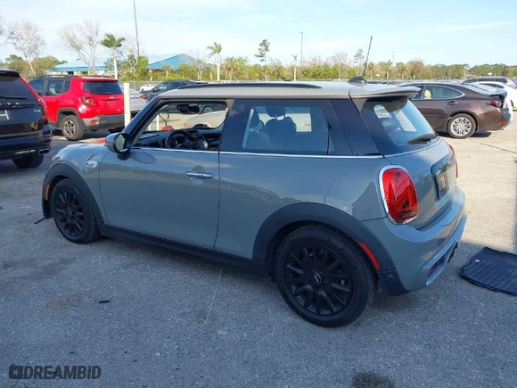 2020 MINI Hardtop 2 Door Cooper S with VIN WMWXR5C00L2M23924, listed as a IAAI auction lot 41520706 with 123,006 mi miles. Bid and sale history available at carsss.com. Image 3.
