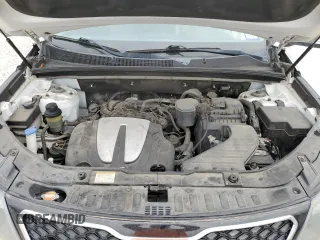 2013 Kia Sorento SX z VIN 5XYKWDA22DG321598, wystawiony jako Copart lot #50453715 z przebiegiem 123 778 mil mil oraz Czysty tytuł • Clean title. Historia ofert i sprzedaży dostępna na DreamBid. Obrazek 12.