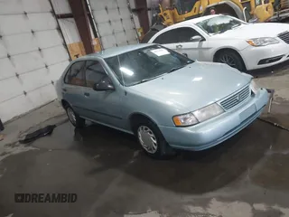 1996 Nissan Sentra XE z VIN 3N1AB41DXTL000783, wystawiony jako IAAI lot #41271850 z przebiegiem 121 269 mil mil oraz . Historia ofert i sprzedaży dostępna na DreamBid. Obrazek 1.