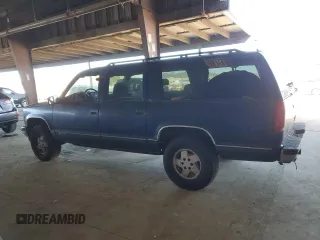 1995 Chevrolet Suburban z VIN 1GNFK16K9SJ333918, wystawiony jako Copart lot #46665205 z przebiegiem 208 395 mil mil oraz Czysty tytuł • Clean title. Historia ofert i sprzedaży dostępna na DreamBid. Obrazek 2.