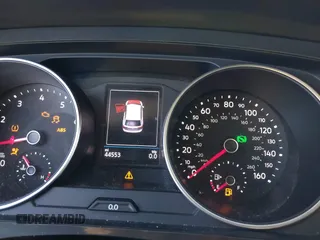 2020 Volkswagen Tiguan SE z VIN 3VV3B7AX1LM019574, wystawiony jako IAAI lot #41450002 z przebiegiem 44 553 mil mil oraz . Historia ofert i sprzedaży dostępna na DreamBid. Obrazek 7.