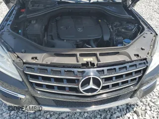 2013 Mercedes-Benz M 350 z VIN 4JGDA5JB3DA161174, wystawiony jako Copart lot #55852645 z przebiegiem 140 772 mil mil oraz Czysty tytuł • Clean title. Historia ofert i sprzedaży dostępna na DreamBid. Obrazek 12.