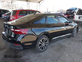 2024 Volkswagen Jetta Sport с VIN 3VWAM7BU2RM008822, выставлен на аукционе IAAI как лот 42258345 с пробегом 41 165 миль миль и . История ставок и продаж доступна на DreamBid. Изображение 4.