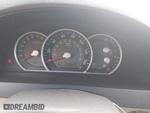 2008 Kia Sorento LX z VIN KNDJC735085785971, wystawiony jako IAAI lot #42092094 z przebiegiem 97 823 mil mil oraz . Historia ofert i sprzedaży dostępna na DreamBid. Obrazek 7.