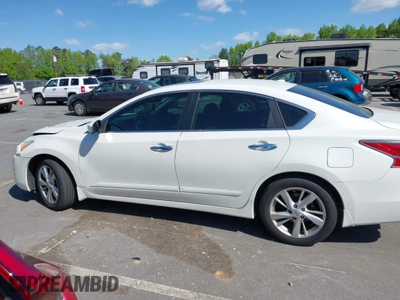 2015 Nissan Altima SV z VIN 1N4AL3AP9FC233381, wystawiony jako IAAI lot #42053865 z przebiegiem 176 593 mil mil oraz . Historia ofert i sprzedaży dostępna na DreamBid. Obrazek 14.