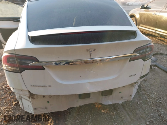 2017 Tesla Model X 90D z VIN 5YJXCBE20HF050017, wystawiony jako IAAI lot #41145641 z przebiegiem Nie podano mil oraz . Historia ofert i sprzedaży dostępna na DreamBid. Obrazek 6.