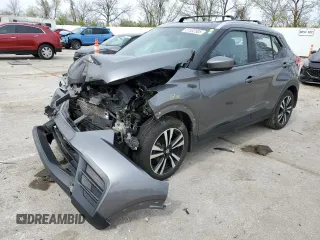 2018 Nissan Kicks SV z VIN 3N1CP5CU8JL532205, wystawiony jako Copart lot #51532305 z przebiegiem 119 593 mil mil oraz Szkoda całkowita • Salvage title. Historia ofert i sprzedaży dostępna na DreamBid. Obrazek 1.