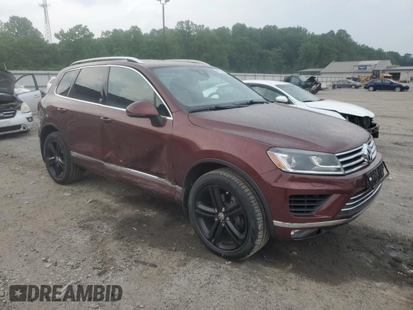 2017 Volkswagen Touareg Wolfsburg Edition с VIN WVGRF7BPXHD005361, выставлен на аукционе Copart как лот 59959415 с пробегом 24 982 миль миль и Списание • Salvage title. История ставок и продаж доступна на DreamBid. Изображение 4.