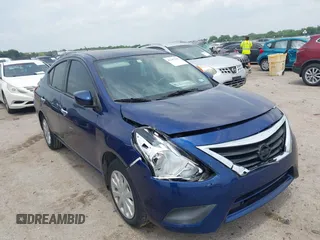 2019 Nissan Versa SV z VIN 3N1CN7AP1KL817960, wystawiony jako IAAI lot #42287495 z przebiegiem 102 691 mil mil oraz . Historia ofert i sprzedaży dostępna na DreamBid. Obrazek 1.