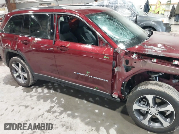 2023 Jeep Grand Cherokee с VIN 1C4RJYB61PC650128, выставлен на аукционе IAAI как лот 41498340 с пробегом 15 657 миль миль и . История ставок и продаж доступна на DreamBid. Изображение 6.