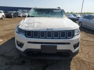 2018 Jeep Compass Latitude z VIN 3C4NJDBB7JT333535, wystawiony jako Copart lot #57238105 z przebiegiem 52 272 mil mil oraz Szkoda całkowita • Salvage title. Historia ofert i sprzedaży dostępna na DreamBid. Obrazek 5.