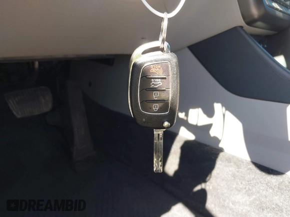 2018 Hyundai Sonata SE z VIN 5NPE24AF3JH720858, wystawiony jako IAAI lot #41647903 z przebiegiem 63 172 mil mil oraz . Historia ofert i sprzedaży dostępna na DreamBid. Obrazek 11.