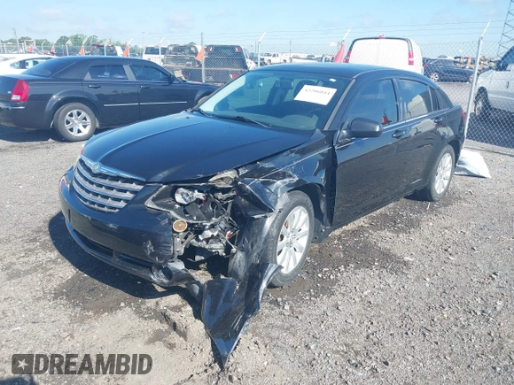 2010 Chrysler Sebring Limited z VIN 1C3CC5FB9AN158839, wystawiony jako IAAI lot #42206044 z przebiegiem 143 458 mil mil oraz . Historia ofert i sprzedaży dostępna na DreamBid. Obrazek 17.