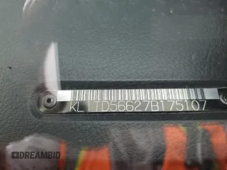 2007 Chevrolet Aveo LS z VIN KL1TD56627B175107, wystawiony jako Copart lot #51242365 z przebiegiem Nie podano mil oraz Szkoda całkowita • Salvage title. Historia ofert i sprzedaży dostępna na DreamBid. Obrazek 12.