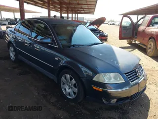 2002 Volkswagen Passat GLX z VIN WVWRH63B22P348991, wystawiony jako IAAI lot #42478966 z przebiegiem 134 778 mil mil oraz . Historia ofert i sprzedaży dostępna na DreamBid. Obrazek 1.