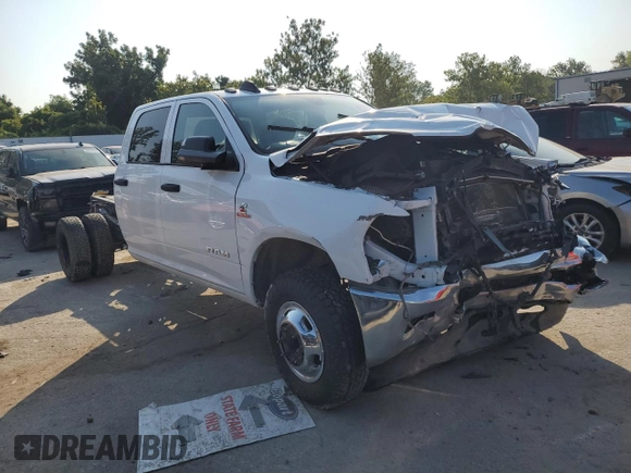2022 Ram 3500 Tradesman z VIN 3C7WRTCL7NG142097, wystawiony jako Copart lot #68996294 z przebiegiem Nie podano mil oraz Szkoda całkowita • Salvage title. Historia ofert i sprzedaży dostępna na DreamBid. Obrazek 4.