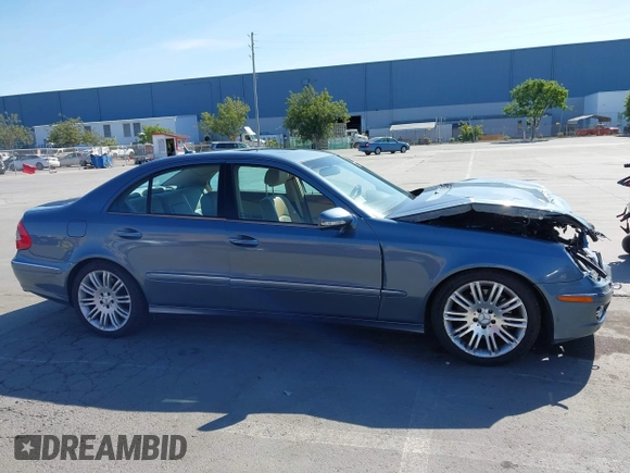 2007 Mercedes-Benz E 350 z VIN WDBUF56X57B124408, wystawiony jako IAAI lot #42185213 z przebiegiem 93 149 mil mil oraz . Historia ofert i sprzedaży dostępna na DreamBid. Obrazek 14.