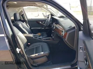 2013 Mercedes-Benz GLK with VIN WDCGG5HB2DF990806, listed as a IAAI auction lot 42047198 with 130,728 mi miles. Bid and sale history available at carsss.com. Image 5.