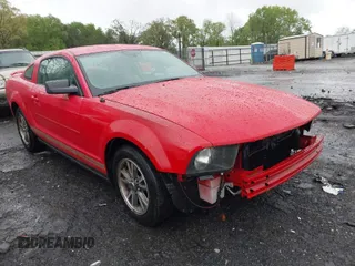 2005 Ford Mustang Deluxe with VIN 1ZVFT80NX55170109, listed as a IAAI auction lot 41981308 with 84,419 mi miles. Bid and sale history available at carsss.com. Image 1.