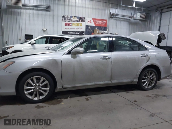 2010 Lexus ES 330 with VIN JTHBK1EG1A2412964, listed as a IAAI auction lot 41421625 with 151,426 mi miles and . Bid and sale history available at DreamBid. Image 14.