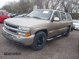 2000 Chevrolet Suburban LT with VIN 3GNFK16T6YG170955, listed as a IAAI auction lot 41918976 with 332,207 mi miles. Bid and sale history available at carsss.com. Image 2.