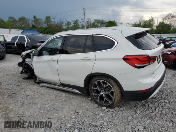 2021 BMW X1 xDrive28i z VIN WBXJG9C02M5S69998, wystawiony jako Copart lot #54782065 z przebiegiem 48 211 mil mil oraz Szkoda całkowita • Salvage title. Historia ofert i sprzedaży dostępna na DreamBid. Obrazek 2.