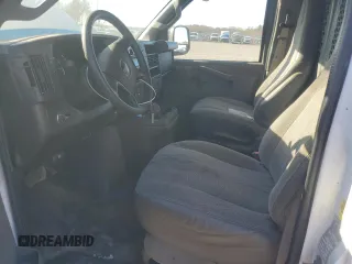 2016 GMC Savana Cargo Van with VIN 1GTW7AFFXG1272745, listed as a Copart auction lot 43841475 with 248,561 mi miles and Salvage Title. Bid and sale history available at carsss.com. Image 7.