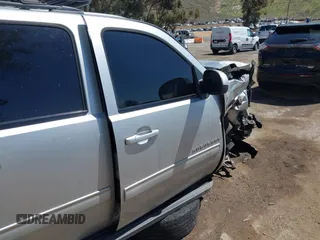 2013 Chevrolet Suburban LT with VIN 1GNSCJE06DR138925, listed as a IAAI auction lot 42008011 with 236,244 mi miles. Bid and sale history available at carsss.com. Image 20.
