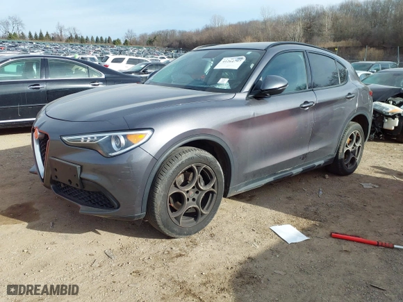 2018 Alfa Romeo Stelvio Sport with VIN ZASFAKPN5J7B64686, listed as a IAAI auction lot 41264797 with 77,609 mi miles. Bid and sale history available at carsss.com. Image 17.