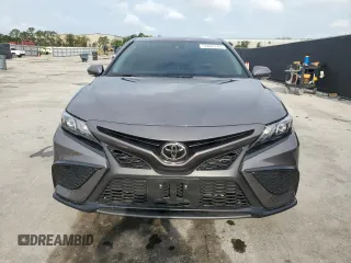 2023 Toyota Camry SE z VIN 4T1T11AK3PU170075, wystawiony jako Copart lot #59023595 z przebiegiem 18 505 mil mil oraz Szkoda całkowita • Salvage title. Historia ofert i sprzedaży dostępna na DreamBid. Obrazek 5.