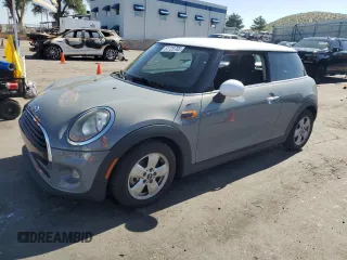 2016 MINI Hardtop с VIN WMWXP5C57G2D15102, выставлен на аукционе Copart как лот 61729705 с пробегом 27 119 миль миль и Списание • Salvage title. История ставок и продаж доступна на DreamBid. Изображение 1.