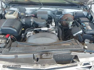 1996 Chevrolet Tahoe with VIN 3GNEK18R5TG157667, listed as a IAAI auction lot 41677181 with 190,849 mi miles. Bid and sale history available at carsss.com. Image 10.