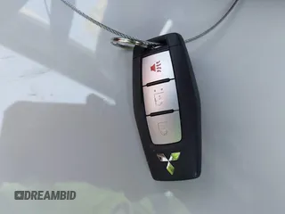 2024 Mitsubishi Outlander ES z VIN JA4J3UA85RZ034199, wystawiony jako IAAI lot #42000755 z przebiegiem 14 160 mil mil oraz . Historia ofert i sprzedaży dostępna na DreamBid. Obrazek 11.