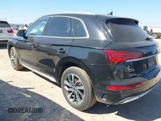 2021 Audi Q5 Premium with VIN WA1AAAFY8M2126213, listed as a IAAI auction lot 41454050 with 38,057 mi miles. Bid and sale history available at carsss.com. Image 3.