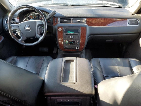 2009 Chevrolet Suburban LT w/1LT with VIN 1GNFK26329R254925, listed as a Copart auction lot 49636205 with 199,914 mi miles and Non Repairable. Bid and sale history available at carsss.com. Image 8.