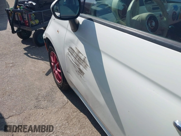 2015 FIAT 500 Pop z VIN 3C3CFFAR8FT500337, wystawiony jako IAAI lot #40331078 z przebiegiem Nie podano mil oraz . Historia ofert i sprzedaży dostępna na DreamBid. Obrazek 6.