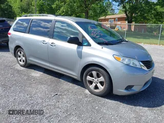 2011 Toyota Sienna LE AAS with VIN 5TDKK3DC2BS175598, listed as a IAAI auction lot 42186153 with 169,267 mi miles. Bid and sale history available at carsss.com. Image 1.