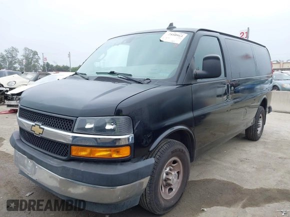 2019 Chevrolet Express Cargo z VIN 1GCWGAFP7K1229420, wystawiony jako IAAI lot #42410963 z przebiegiem Nie podano mil oraz . Historia ofert i sprzedaży dostępna na DreamBid. Obrazek 2.