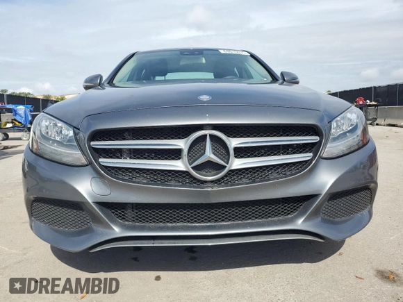 2017 Mercedes-Benz C 300 с VIN 55SWF4JB6HU192116, выставлен на аукционе Copart как лот 63013535 с пробегом 52 461 миль миль и Списание • Salvage title. История ставок и продаж доступна на DreamBid. Изображение 5.