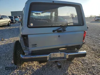 1987 Ford Bronco z VIN 1FMCU12T1HUA12785, wystawiony jako Copart lot #85747984 z przebiegiem Nie podano mil oraz Szkoda całkowita • Salvage title. Historia ofert i sprzedaży dostępna na DreamBid. Obrazek 6.