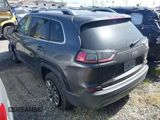 2020 Jeep Cherokee Latitude Plus z VIN 1C4PJLLB9LD605920, wystawiony jako IAAI lot #41905767 z przebiegiem 63 826 mil mil oraz . Historia ofert i sprzedaży dostępna na DreamBid. Obrazek 3.