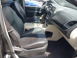 2018 Dodge Grand Caravan SXT with VIN 2C4RDGCG1JR324739, listed as a IAAI auction lot 42230796 with 197,584 mi miles and . Bid and sale history available at DreamBid. Image 5.