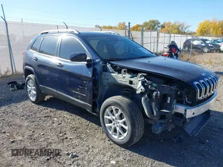 2016 Jeep Cherokee Latitude z VIN 1C4PJMCS1GW188728, wystawiony jako IAAI lot #40656265 z przebiegiem 91 002 mil mil oraz . Historia ofert i sprzedaży dostępna na DreamBid. Obrazek 1.